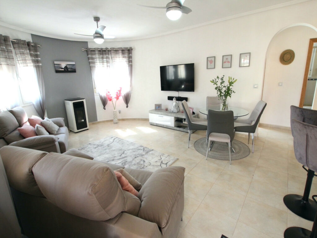 Detached Villa Benimar Alicante - image 2