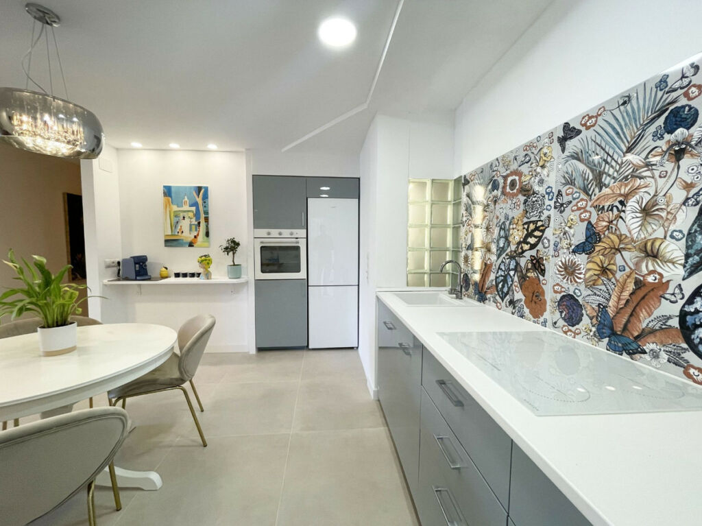 Middle Floor Apartment Calpe Alicante - image 2