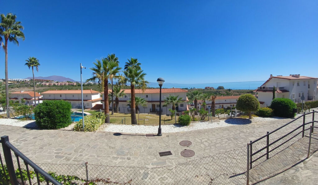 Ground Floor Apartment Manilva Málaga - image 2