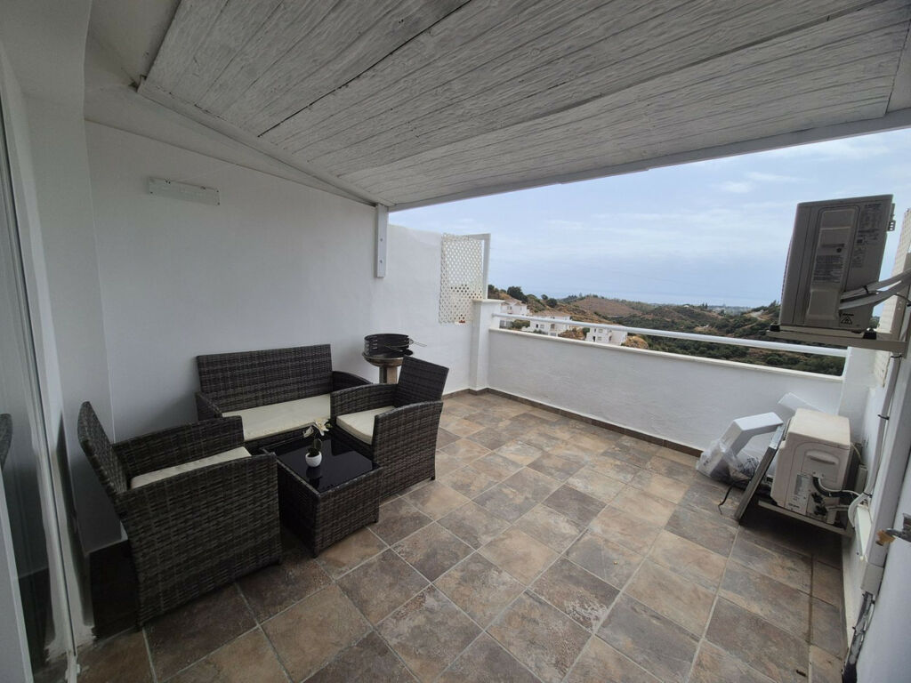 Top Floor Apartment El Padron Málaga - image 2