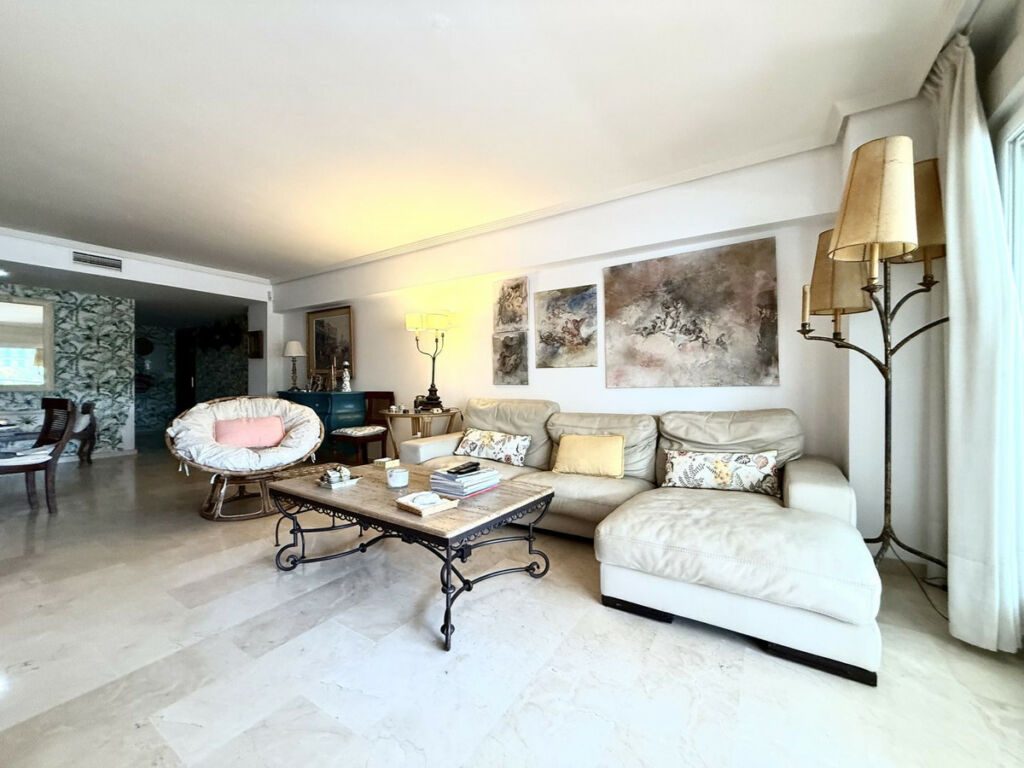 Ground Floor Apartment Guadalmina Baja Málaga - image 2