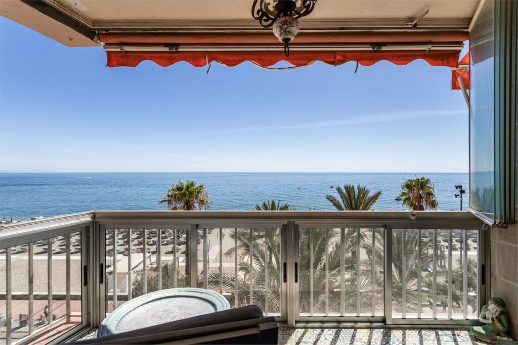 Middle Floor Apartment Fuengirola Málaga - image 2