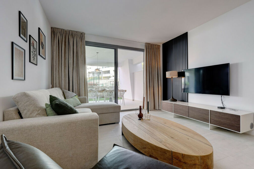 Ground Floor Apartment Estepona Málaga - image 2