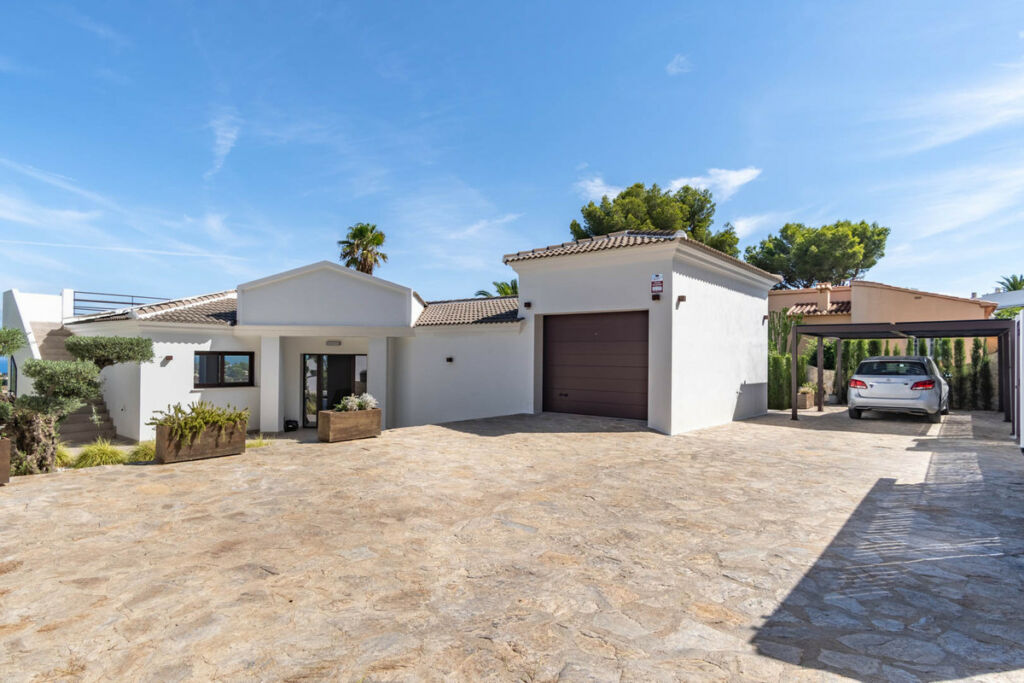 Detached Villa Denia Alicante - image 2