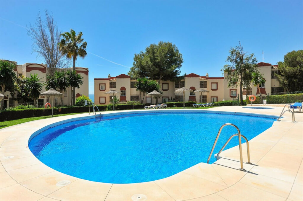 Middle Floor Apartment Riviera del Sol Málaga - image 2