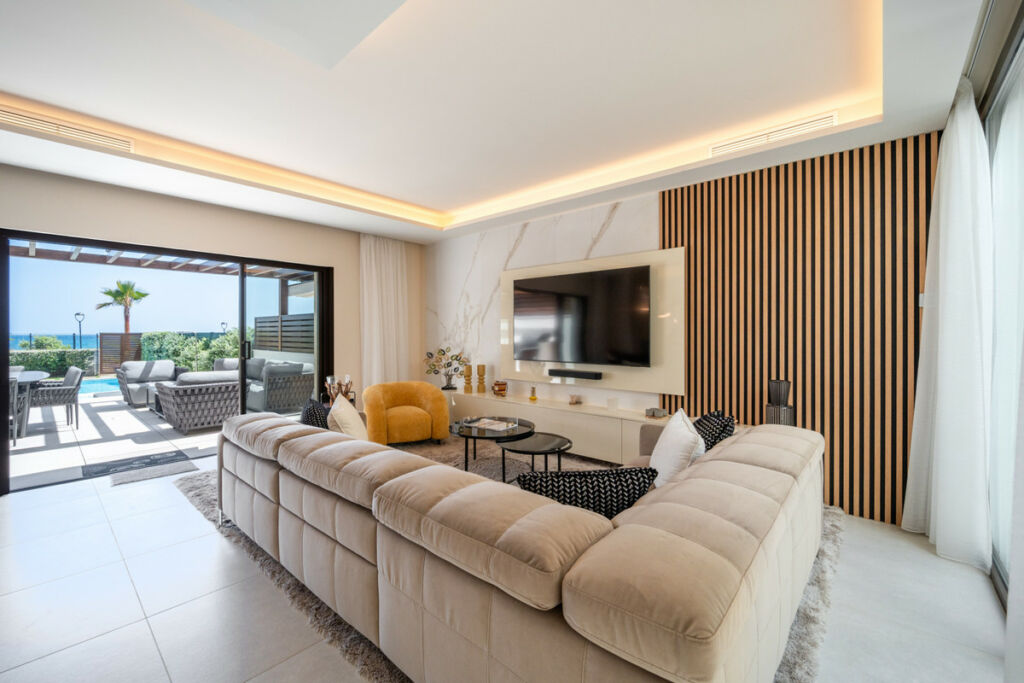 Townhouse Estepona Málaga - image 2