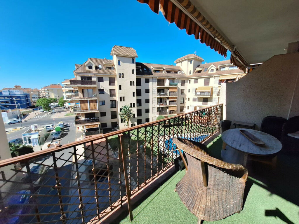 Middle Floor Apartment San Luis de Sabinillas Málaga - image 2