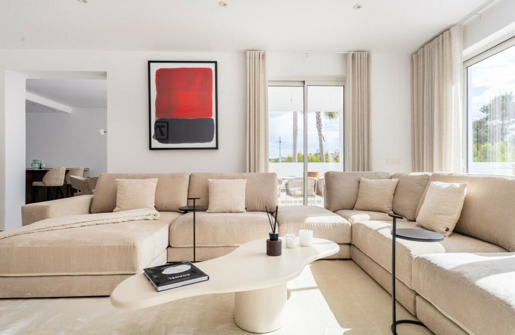 Detached Villa Manilva Málaga - image 2