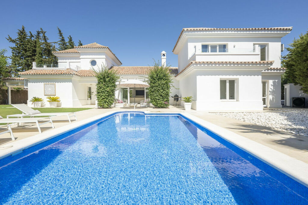 Detached Villa Sotogrande Costa Cádiz - image 2