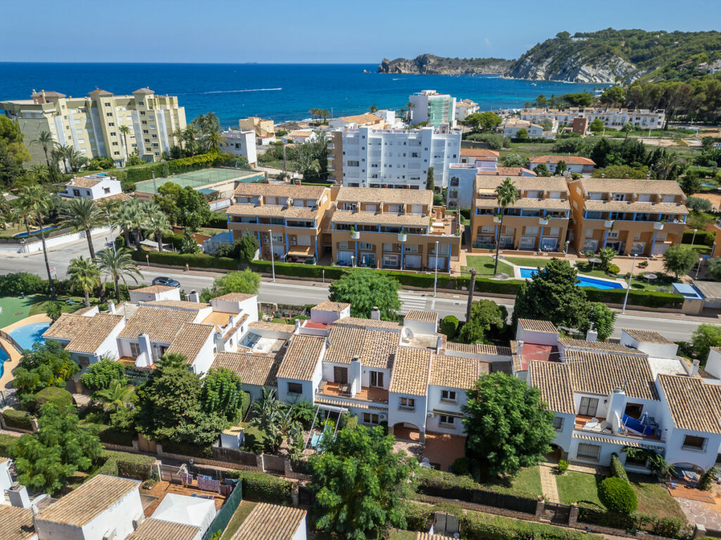 Townhouse Javea Alicante - image 2