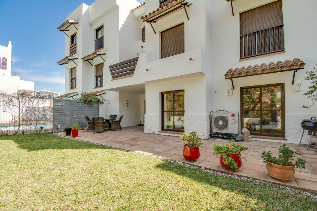 Ground Floor Apartment New Golden Mile Málaga - image 4