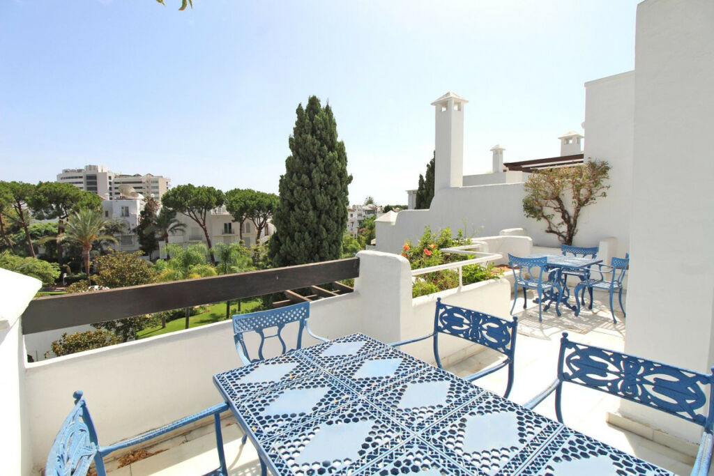 Penthouse Duplex The Golden Mile Málaga - image 3