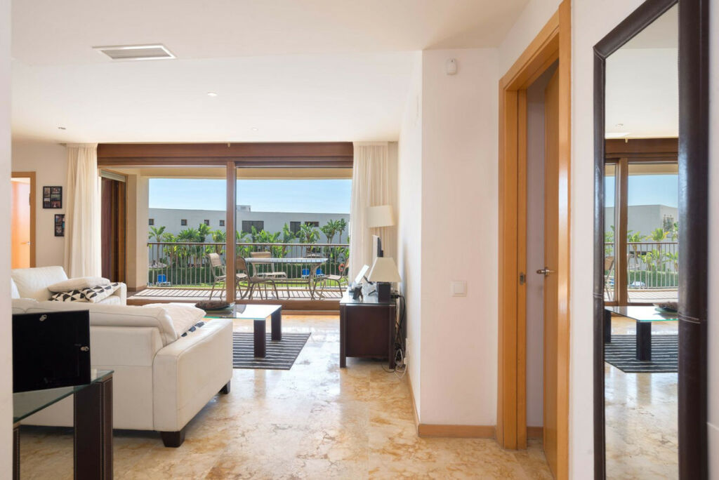Ground Floor Apartment Altos de los Monteros Málaga - image 2