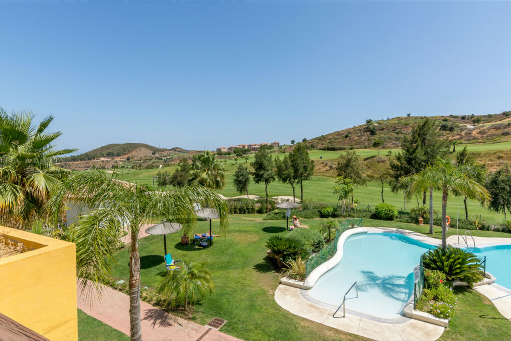 Middle Floor Apartment La Cala Golf Málaga - image 2