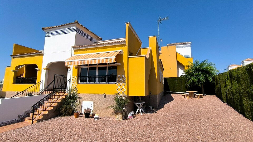 Bungalow Los Montesinos Alicante - image 2