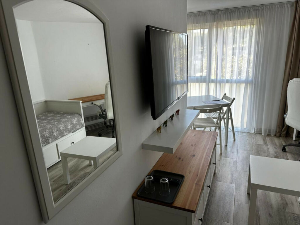 Middle Floor Studio Calypso Málaga - image 2