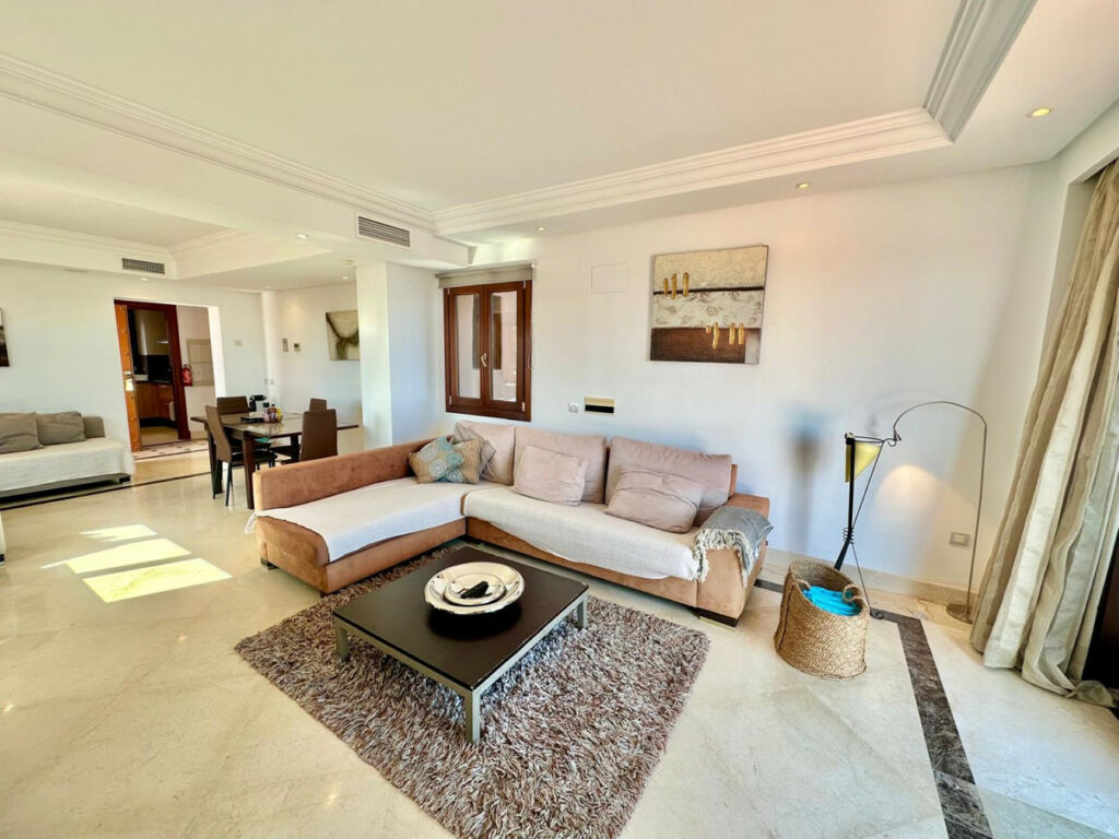 Penthouse Estepona Málaga - image 2