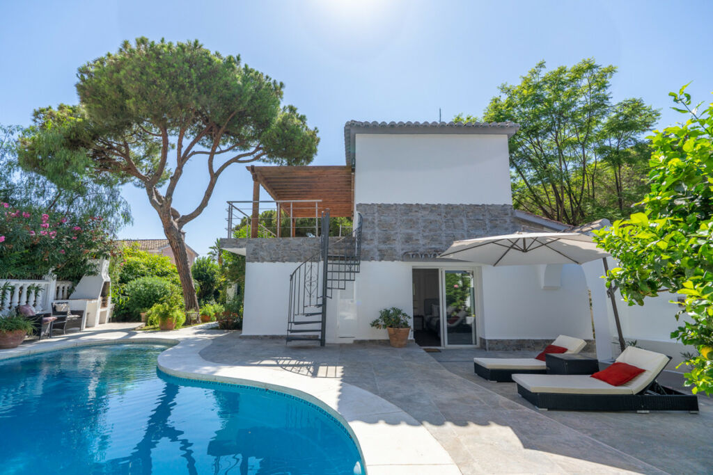 Detached Villa Marbesa Málaga - image 2