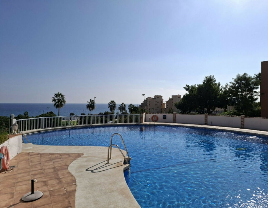Top Floor Apartment Fuengirola Málaga - image 2