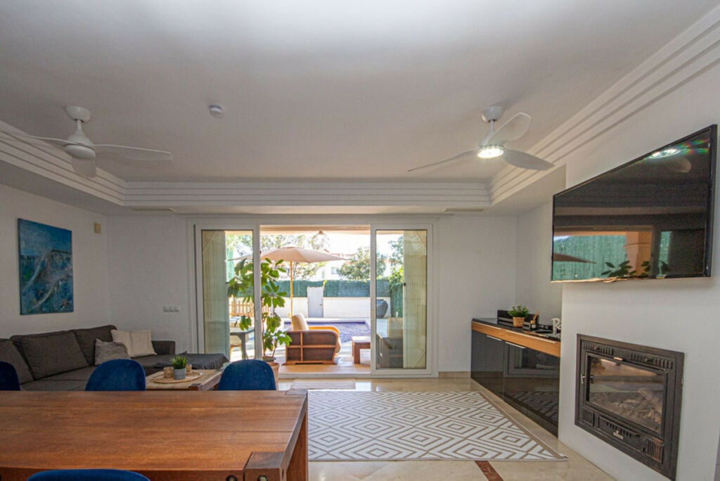 Semi-Detached House Riviera del Sol Málaga - image 2