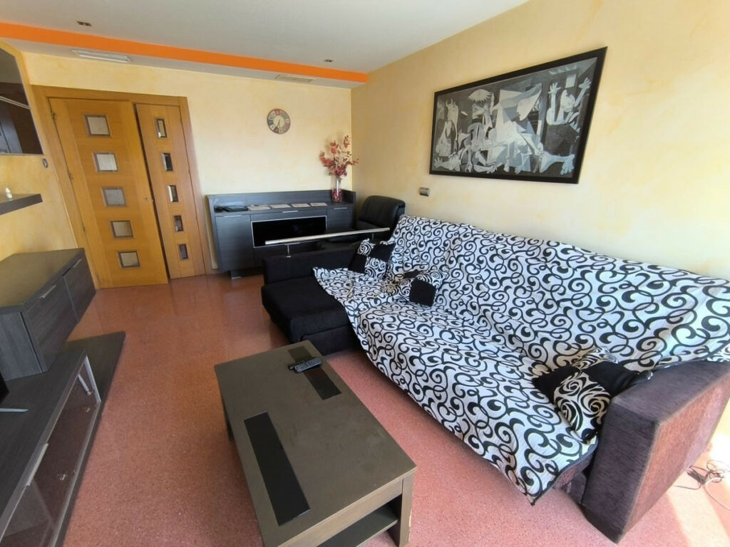 Ground Floor Apartment Sax Alicante - image 2
