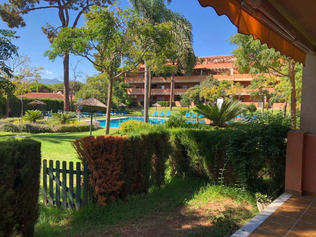 Ground Floor Apartment Elviria Málaga - image 2