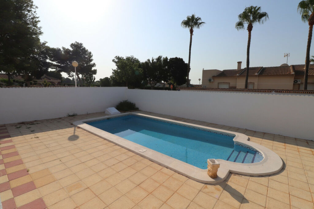 Detached Villa Dona Pepa Alicante - image 2