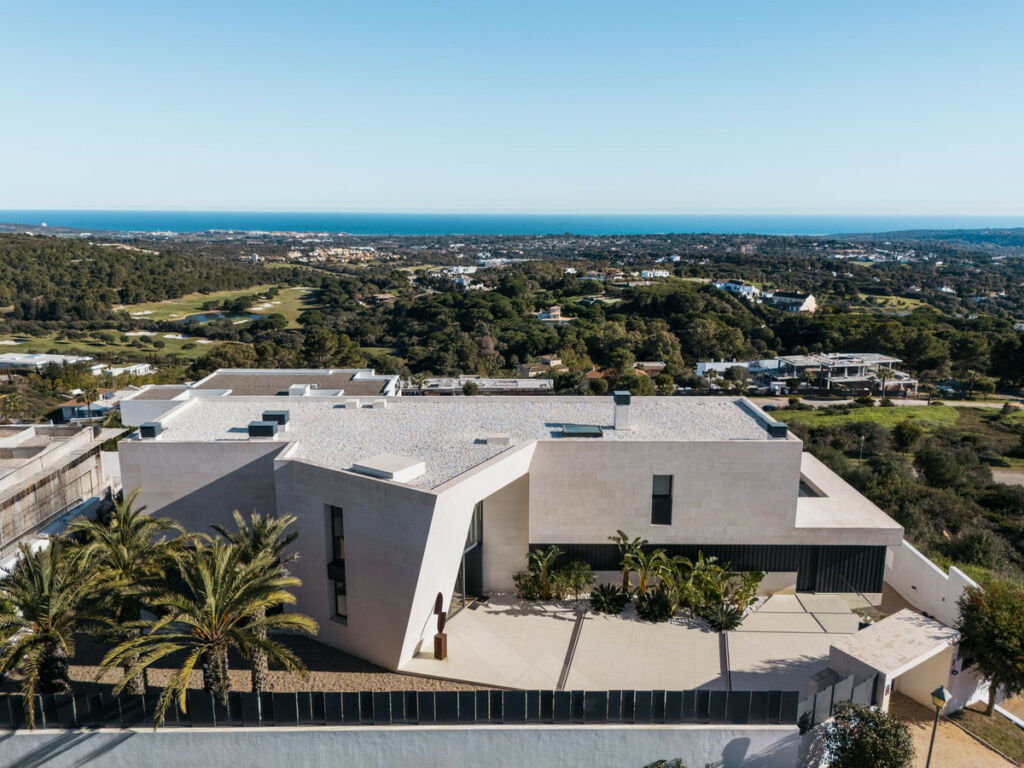 Detached Villa Sotogrande Cádiz - image 2