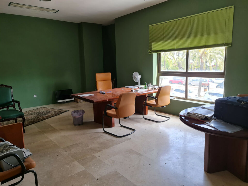 Office Puerto Banús Málaga - image 2
