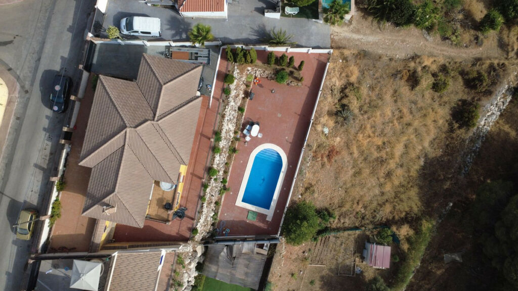 Detached Villa Alhaurín de la Torre Málaga - image 2