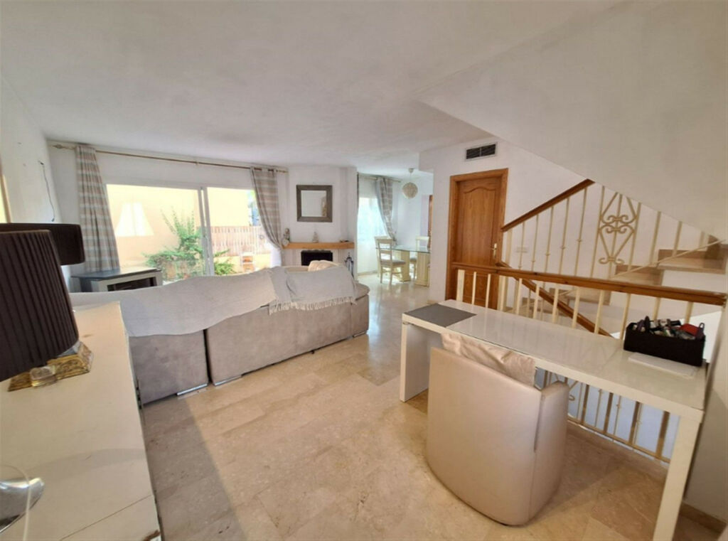 Semi-Detached House Nueva Andalucía Málaga - image 10