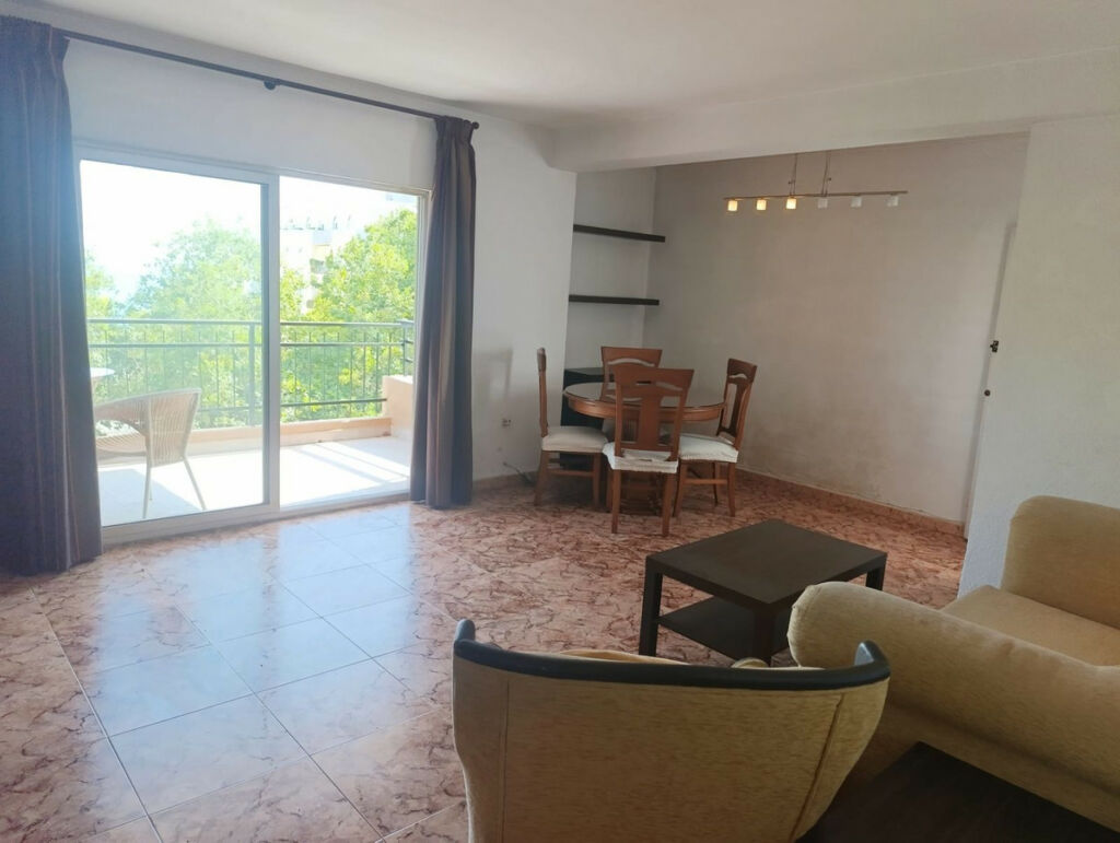 Middle Floor Apartment Marbella Málaga - image 2