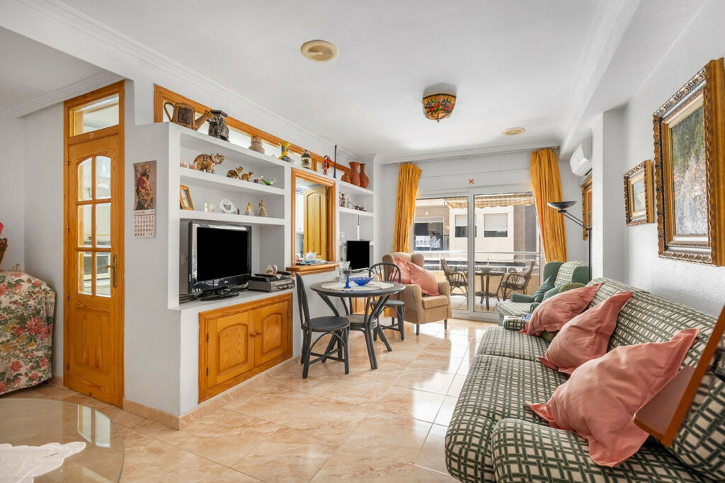 Middle Floor Apartment La Mata Alicante - image 2