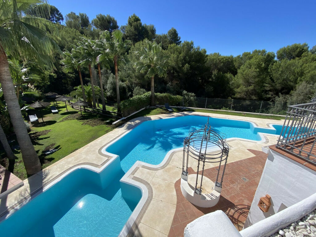Townhouse Istán Málaga - image 2
