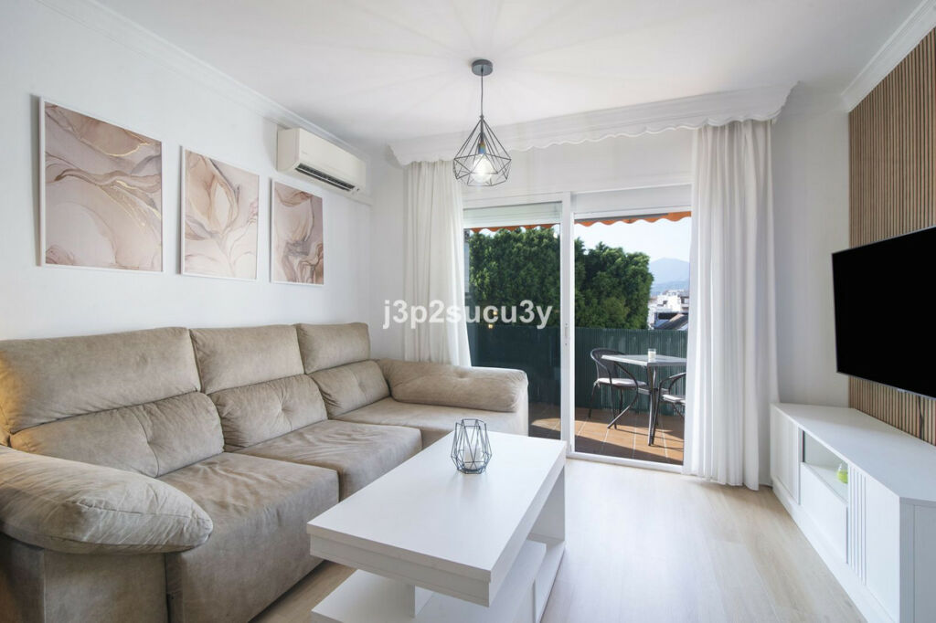 Middle Floor Apartment San Pedro de Alcántara Málaga - image 2