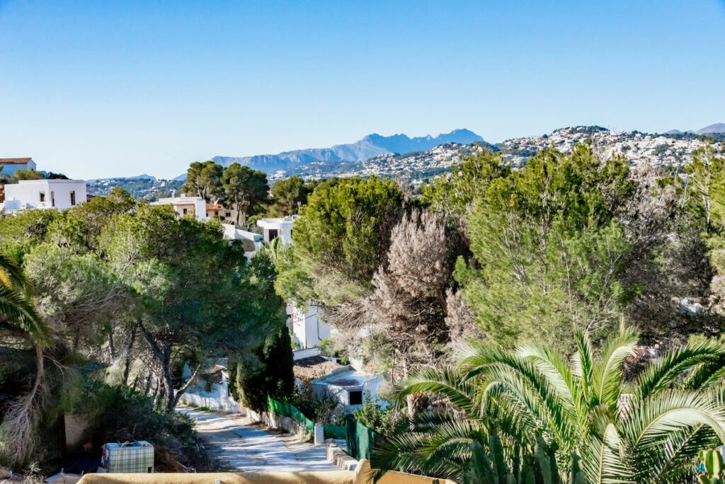 Detached Villa Moraira Alicante - image 2
