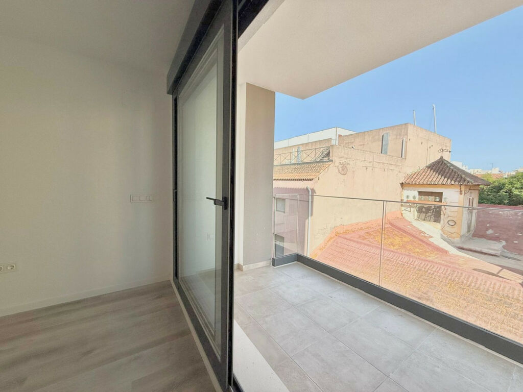 Middle Floor Apartment Fuengirola Málaga - image 2