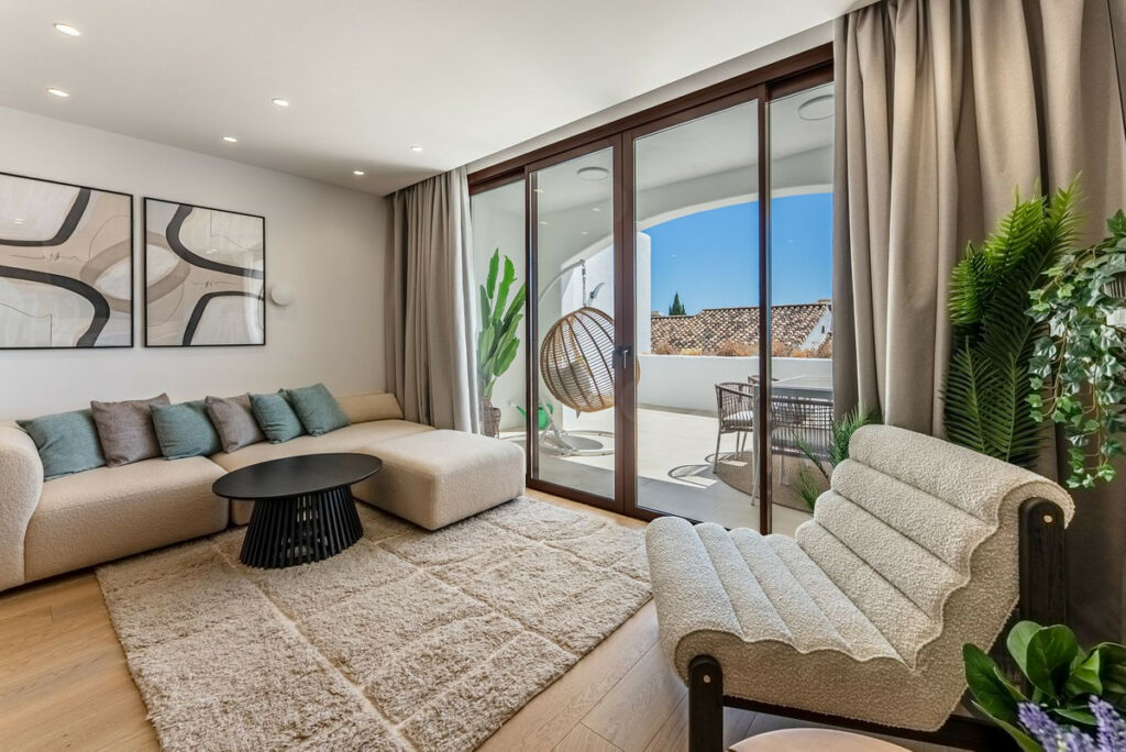 Townhouse Benahavís Málaga - image 2