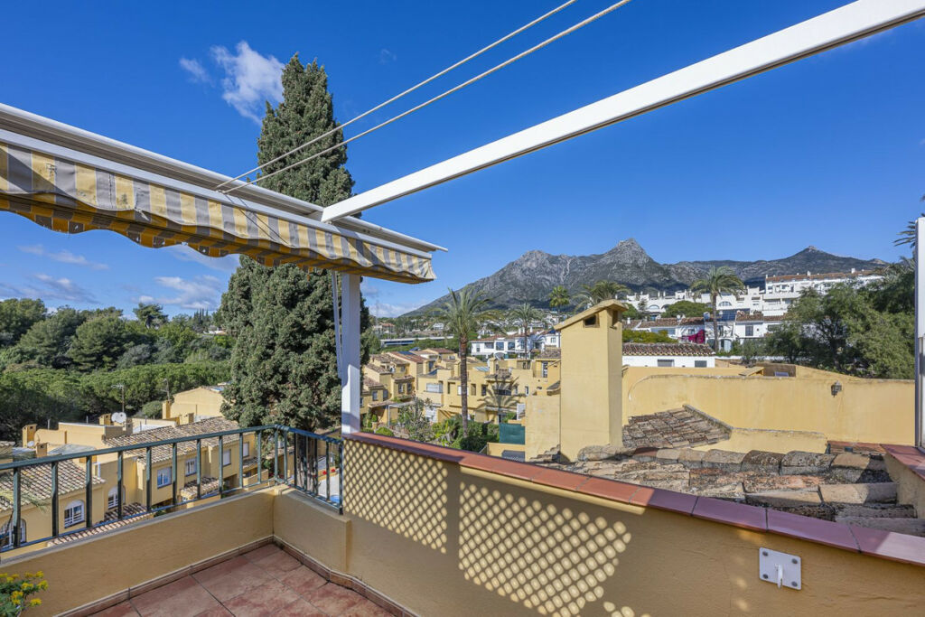 Semi-Detached House Marbella Málaga - image 2