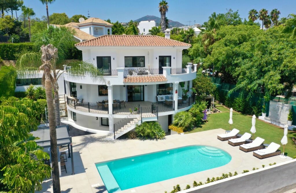 Detached Villa La Quinta Málaga - image 2