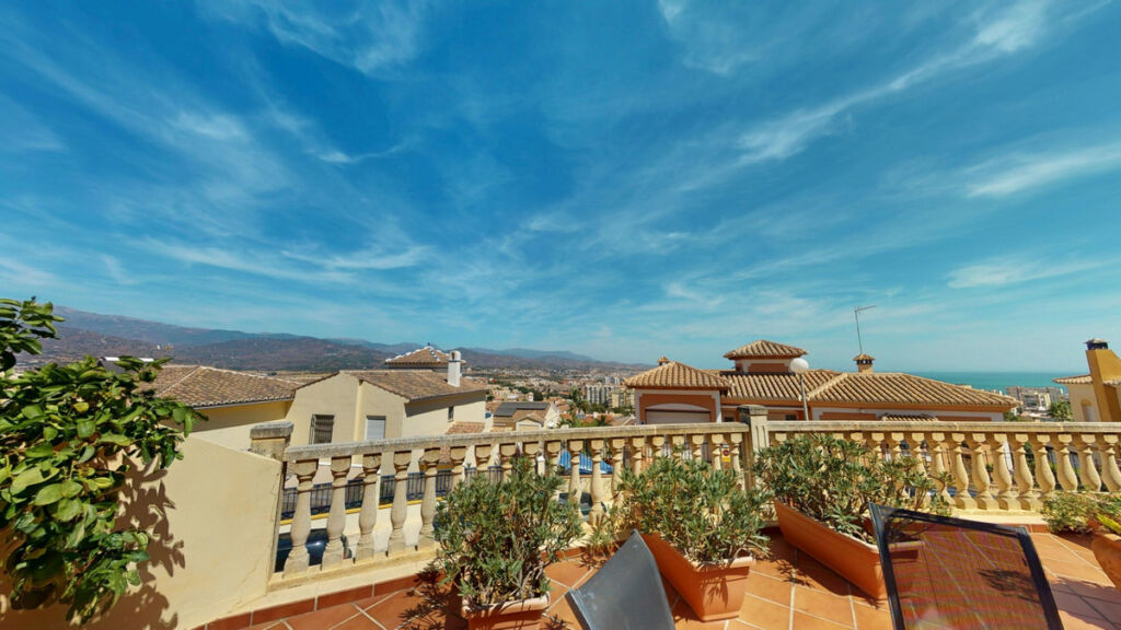 Semi-Detached House Torre del Mar Málaga - image 2