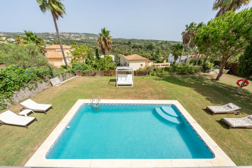 Detached Villa Sotogrande Alto Cádiz - image 2