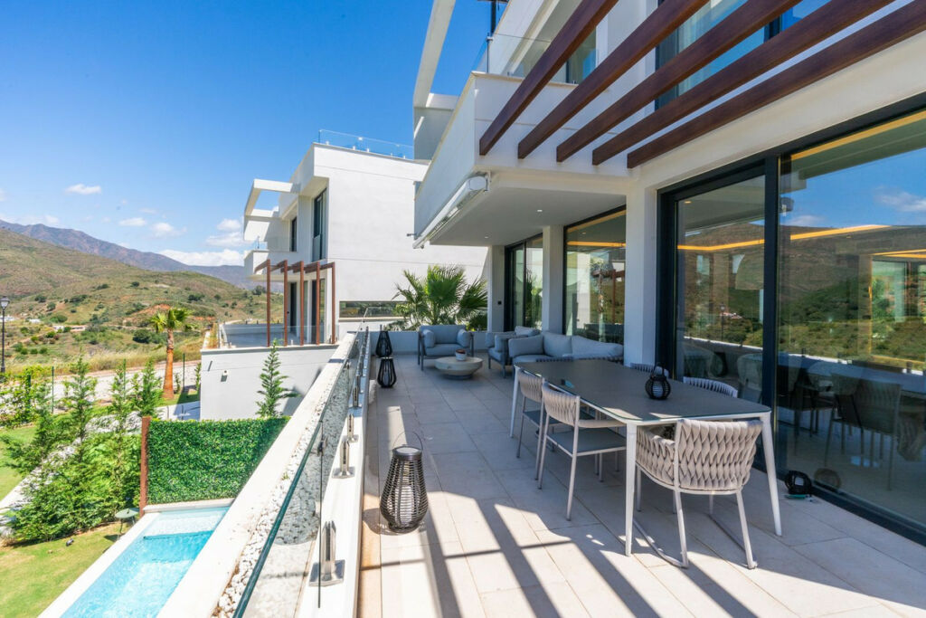 Detached Villa La Cala Golf Málaga - image 3