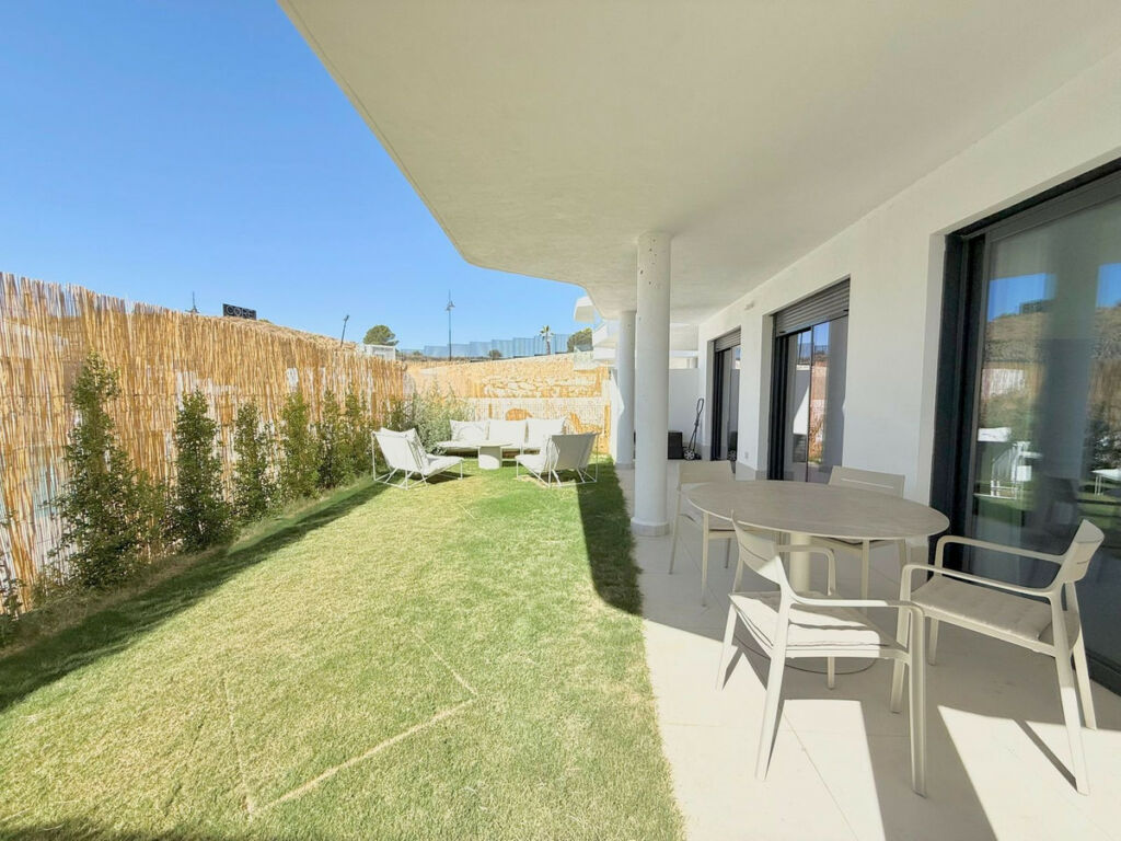 Ground Floor Apartment Higueron Málaga - image 2