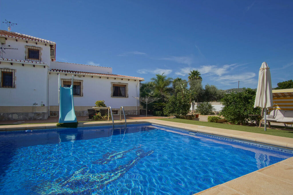 Detached Villa Denia Alicante - image 2