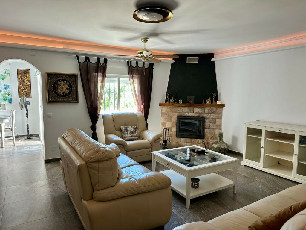 Detached Villa Manilva Málaga - image 2