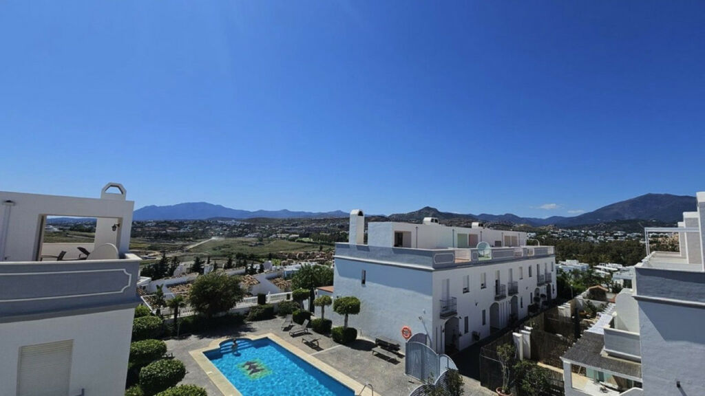 Townhouse Atalaya Málaga - image 2