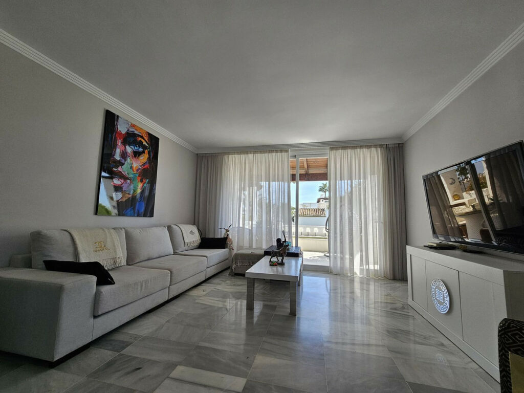 Penthouse Estepona Málaga - image 2
