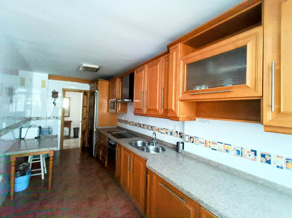 Ground Floor Apartment La Carihuela Málaga - image 2