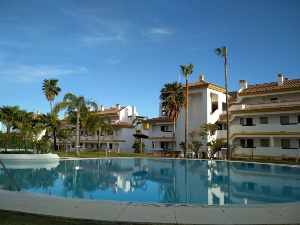 Middle Floor Apartment La Cala de Mijas Málaga - image 2